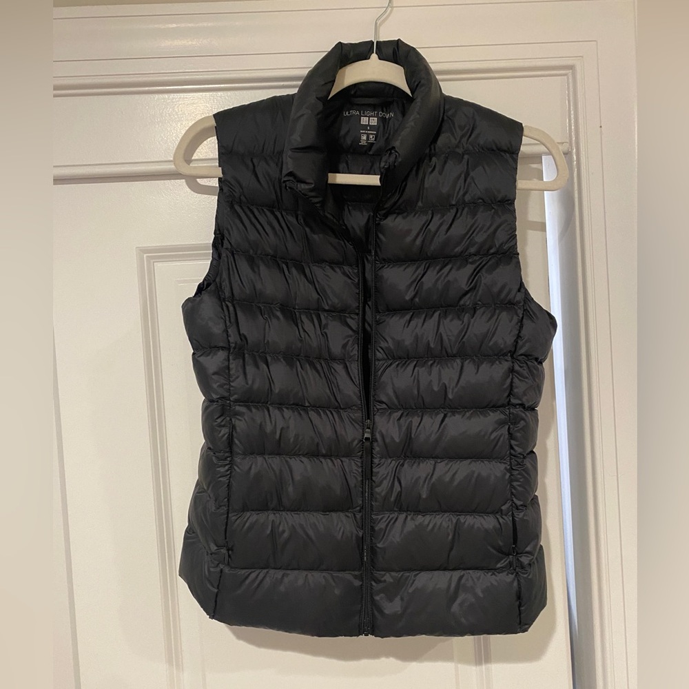 Uniqlo ultra lightweight puffer vest S